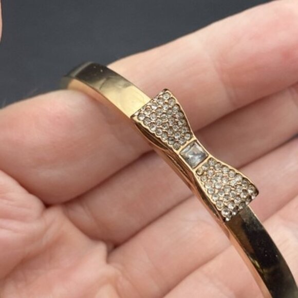 Kate Spade Bracelet Pave Stone Ready Set Bow Jeweled Bangle Gold Tone Layer 7" - Picture 5 of 9